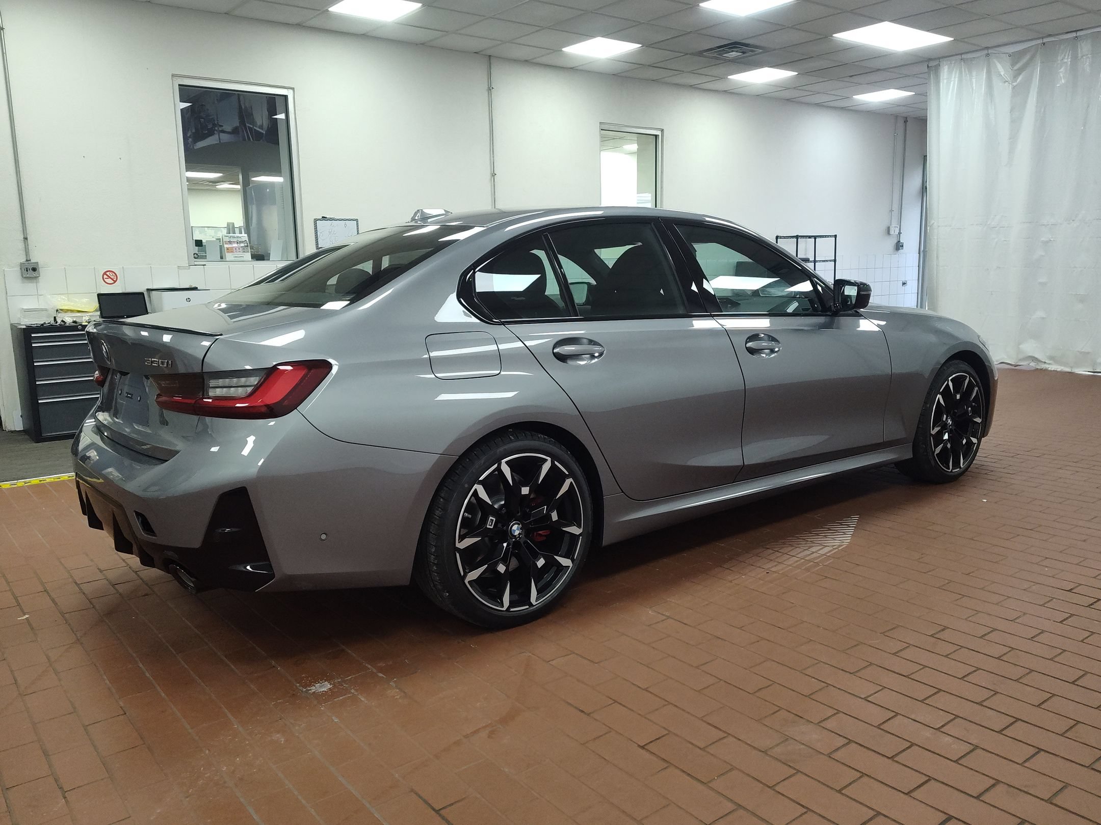 Used 2026 BMW 330i xDrive Sedan w/ M Sport Package AWD/4WD image 7