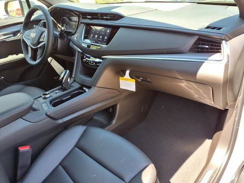 New 2026 Cadillac XT5 Luxury AWD/4WD image 8