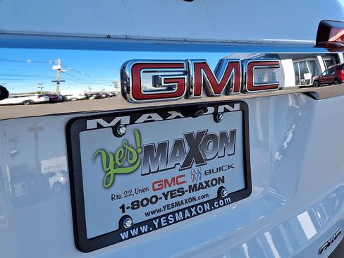 Certified 2023 GMC Acadia SLT image 30