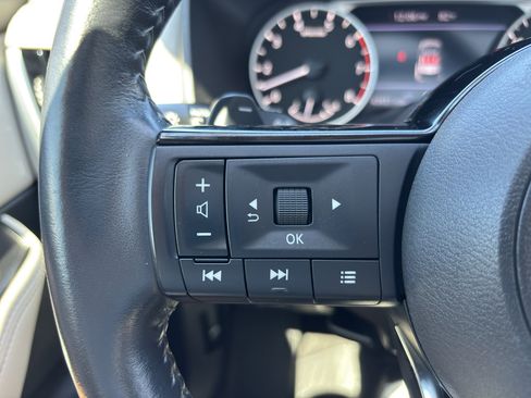 Used 2023 Nissan Rogue SL image 20