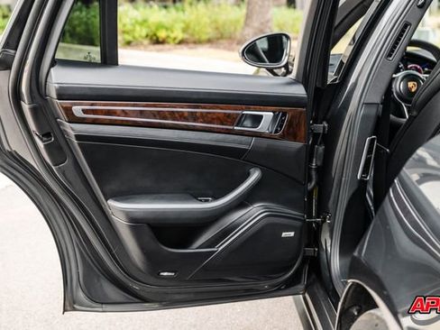 Used 2018 Porsche Panamera 4S image 78