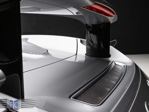 Used 2005 Porsche Carrera GT RWD image 11
