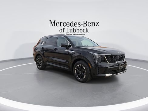 Used 2024 Kia Sorento S image 2