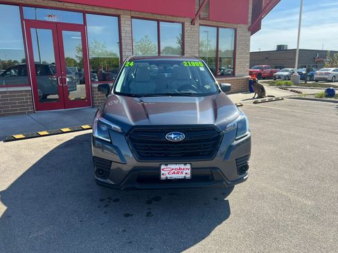 Used 2024 Subaru Forester AWD/4WD image 2