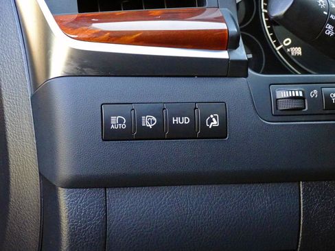 Used 2019 Lexus LX 570 4WD w/ Luxury Package image 16