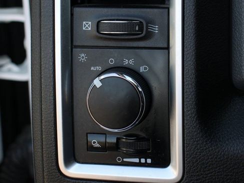 Used 2017 RAM 2500 SLT image 19