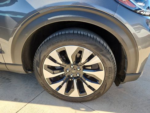 Used 2025 Ford Explorer Platinum w/ LUX Leather Package AWD/4WD image 9