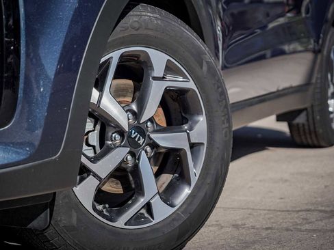 Used 2022 Kia Sportage LX image 2