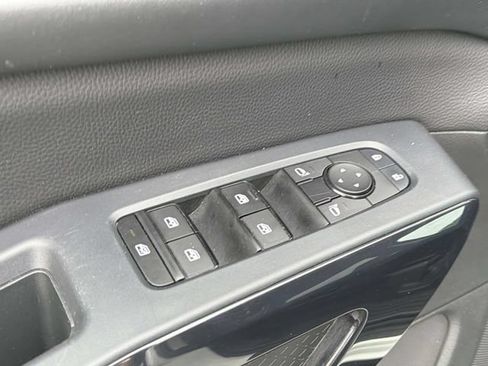 Certified 2024 Nissan Pathfinder SV FWD image 25