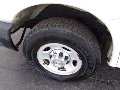 Used 2015 Chevrolet Express 2500 image 20