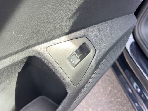 Used 2025 Volkswagen Jetta Sport image 27