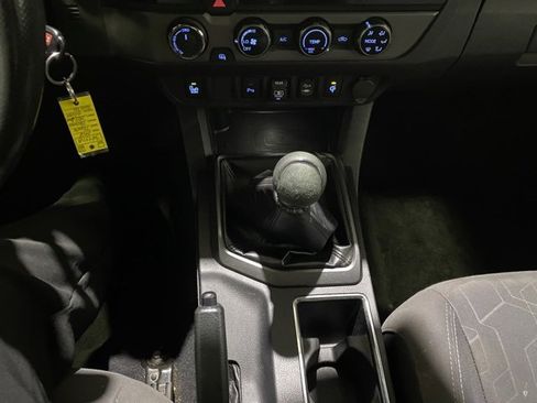 Used 2018 Toyota Tacoma TRD Sport w/ Technology Package image 21