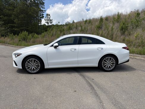 Used 2025 Mercedes-Benz CLA 250 image 8