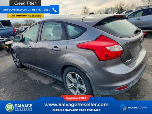 Used 2014 Ford Focus SE w/ SE Sport Package FWD image 3