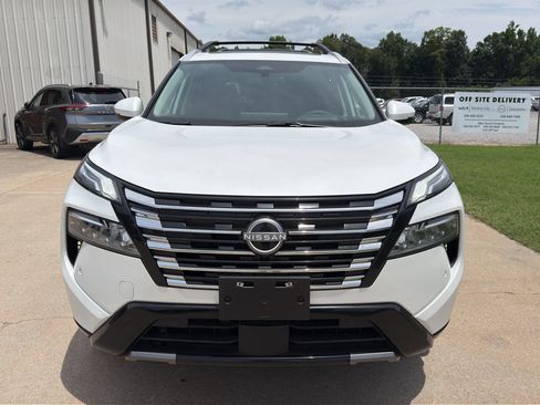 Used 2025 Nissan Rogue Platinum w/ Platinum Premium Package AWD/4WD image 8