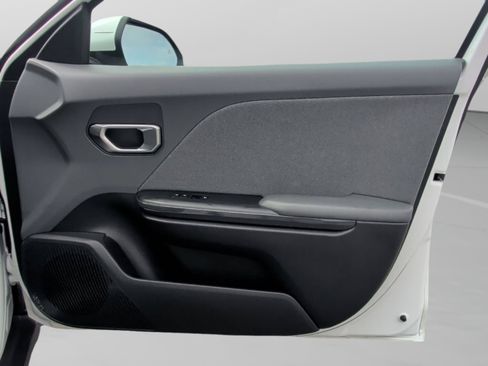 Used 2025 Kia K4 EX FWD image 35