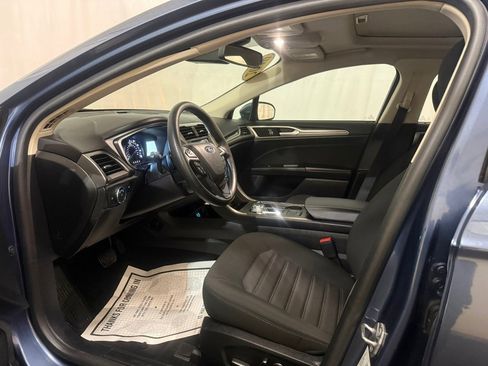 Used 2019 Ford Fusion SE image 21
