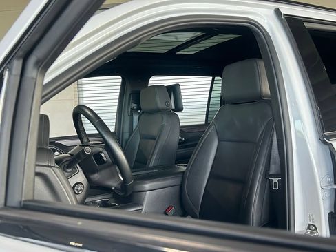 Used 2024 Chevrolet Suburban Z71 w/ Off-Road Capability Package AWD/4WD image 15