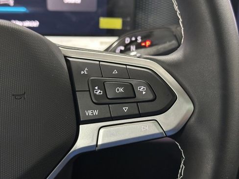 New 2026 Volkswagen Tiguan SE image 40