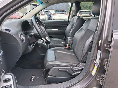 Used 2015 Jeep Compass Latitude AWD/4WD image 5