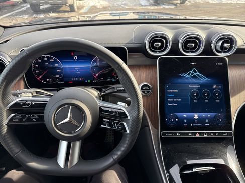 Certified 2025 Mercedes-Benz GLC 300 4MATIC image 11