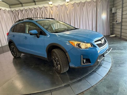 Used 2017 Subaru Crosstrek 2.0i Limited AWD/4WD image 3