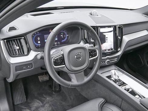 Certified 2025 Volvo XC60 T8 Ultra w/ Protection Package Premier image 13