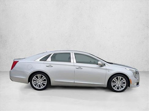 Used 2018 Cadillac XTS Luxury FWD image 4