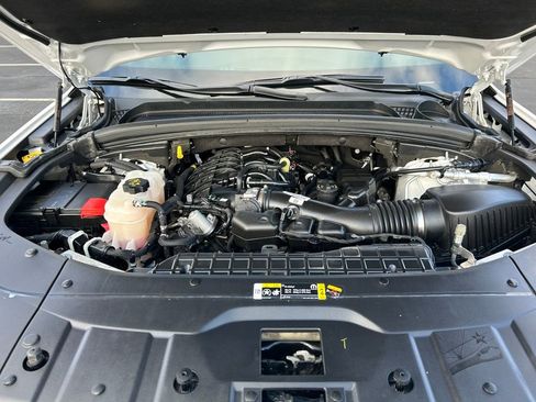 Used 2023 Jeep Grand Cherokee Laredo w/ Luxury Tech Group I image 28