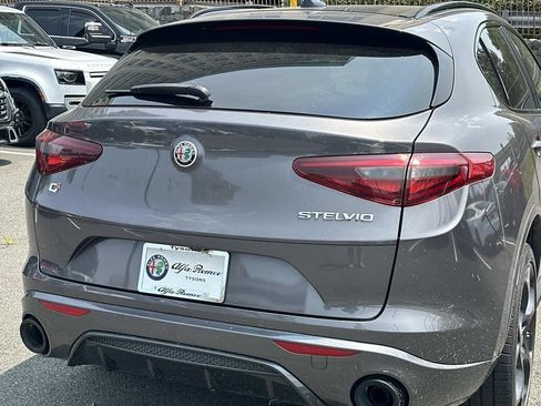 Used 2022 Alfa Romeo Stelvio Veloce AWD/4WD image 12