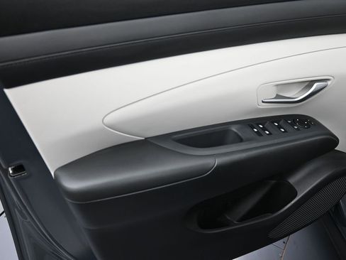 Certified 2026 Hyundai Tucson SE FWD image 13