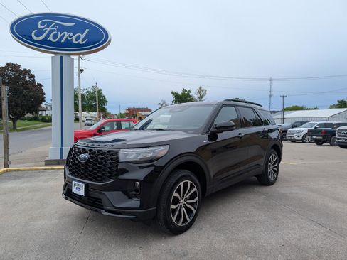 New 2026 Ford Explorer ST-Line AWD/4WD image 2