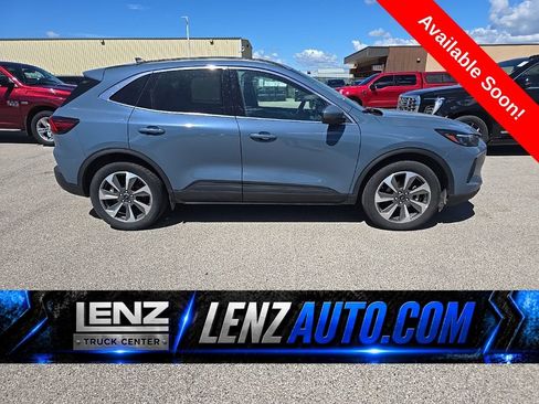 Used 2025 Ford Escape Platinum AWD/4WD image 1