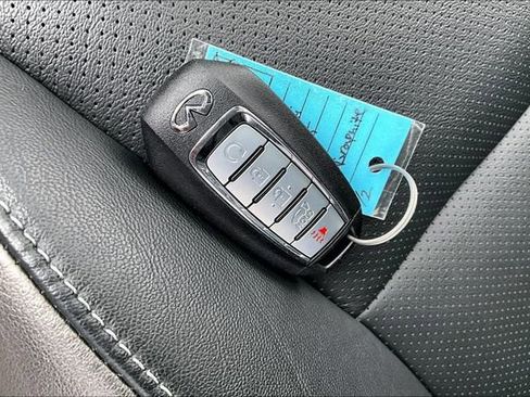 Used 2025 INFINITI QX55 Luxe w/ Cargo Package image 11