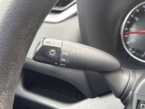 Used 2022 Toyota RAV4 LE FWD image 16