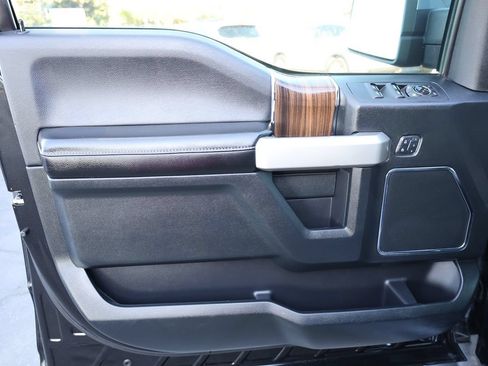 Used 2015 Ford F150 Lariat AWD/4WD image 9
