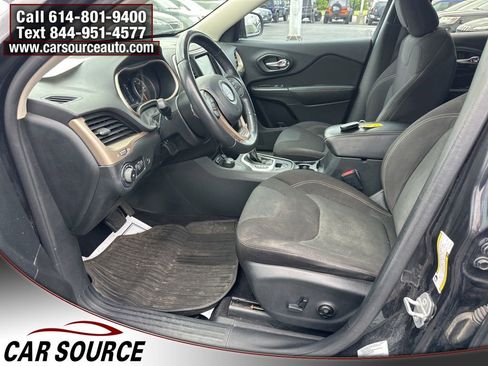 Used 2016 Jeep Cherokee Latitude w/ Comfort/Convenience Group AWD/4WD image 9