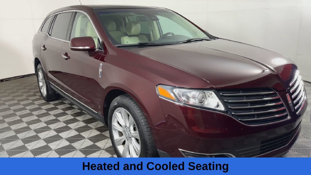 Used 2017 Lincoln MKT FWD image 5