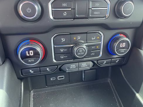 Used 2022 Chevrolet Tahoe LT w/ Luxury Package RWD image 18