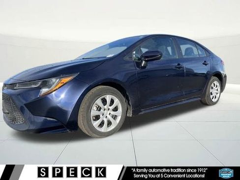Used 2022 Toyota Corolla LE image 1
