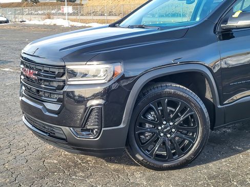 Used 2023 GMC Acadia SLT w/ Elevation Edition image 2