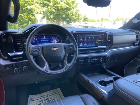 Used 2024 Chevrolet Silverado 2500 High Country w/ Technology Package AWD/4WD image 38