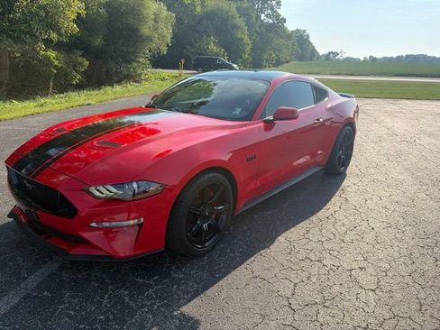 Used 2018 Ford Mustang GT w/ Black Accent Package RWD image 3