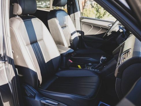 Used 2022 Volkswagen Tiguan SE R-Line image 30