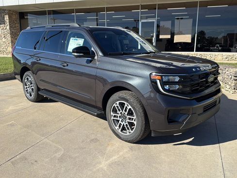 New 2025 Ford Expedition Max Active image 1