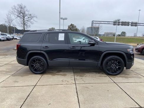Used 2022 GMC Acadia SLE w/ Driver Convenience Package image 12
