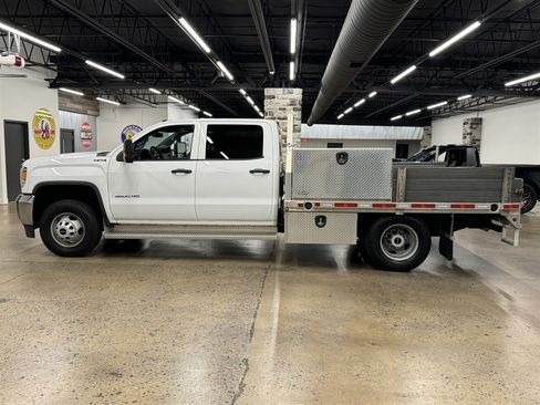 Used 2018 GMC Sierra 3500 4x4 Crew Cab w/ Sierra Convenience Package image 4