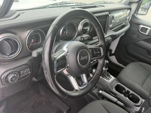 Used 2021 Jeep Wrangler Unlimited Sahara AWD/4WD image 12