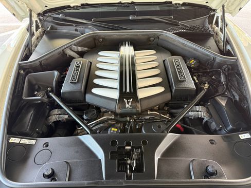 Used 2014 Rolls-Royce Wraith image 37