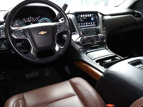 Used 2019 Chevrolet Tahoe Premier w/ Premier Plus Edition RWD image 5